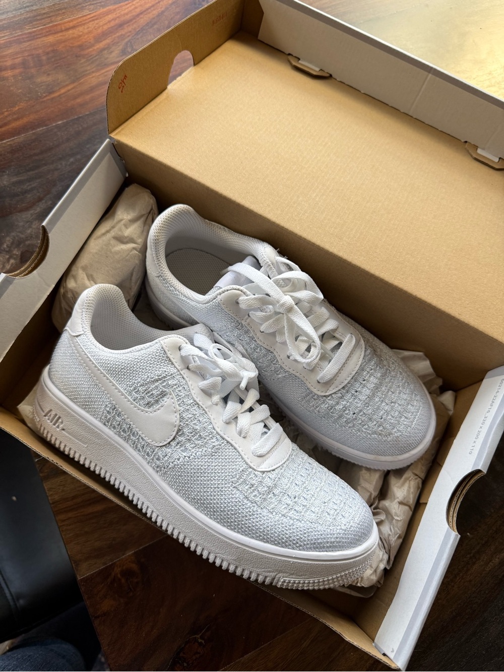 Nike Air Force 1 Flyknit 2.0 Box Label in Gray and White